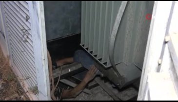 Kablo çalmak için girmişti ama başına gelenle güldürdü