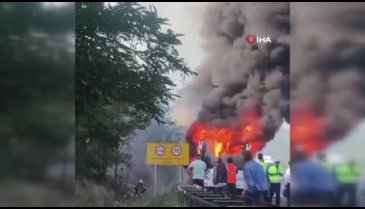 Bursa'da yolcu otobüsü yandı; karayolu ulaşıma kapandı
