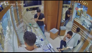 Dili boğazına kaçan vatandaşa kuyumcu müdahele etti