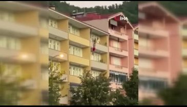 Bunalıma giren genç intihara kalkıştı