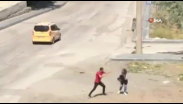 Cadde ortasında kadının boğazını sıktı, hiçbir şey olmamış gibi yoluna devam etti