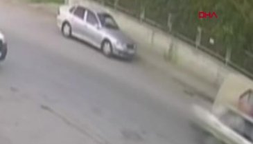 Husumetlisine çarpıp, otomobilin tavanında sürükledi