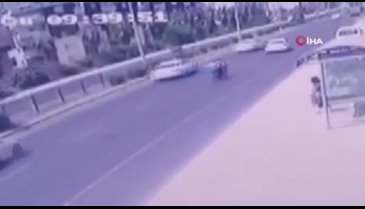 İki aracın çarptığı kadın hayatını kaybetti