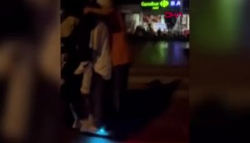 Tek kişilik scooter'a 6 kişi bindi