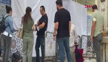 Eyüp Sultan Türbesine çekiçli saldırı