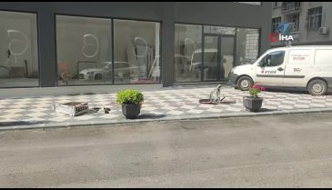 Klima takarken 5. kattan düştü