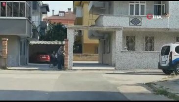 Bursa'da feci olay! 200 kiloluk kapının altında kaldı