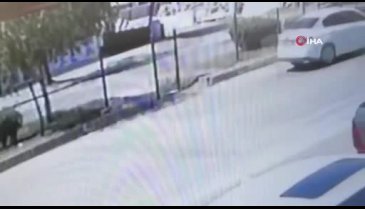 Bursa'da otomobilin çarptığı motosikletli yaralandı