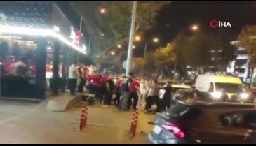 Bursa'da yan bakma kavgası: Acımasızca birbirlerine saldırdılar