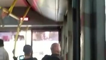 Bursa'da halk otobüsünde ilginç olay: Bizi haberlere mi çıkaracaksın
