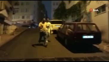 İstanbul'da bir kişi husumetlilerine kahvehanede kurşun yağdırdı: 2 yaralı