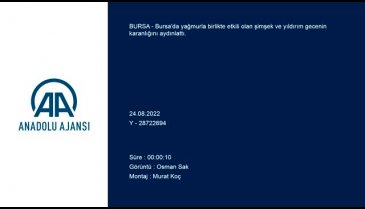 Bursa'da beklenen yağmur başladı: Şimşekler geceyi aydınlattı (2)