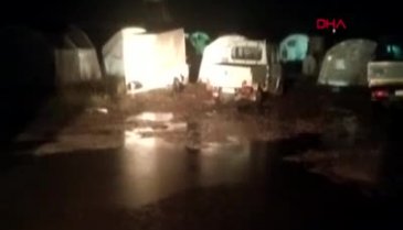 Bursa'da mevsimlik işçilerin çadırları sular altında kaldı