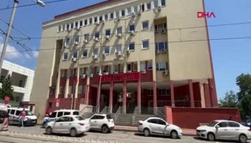 Kocaeli'de eşiyle ilişkisi olan komşusunu çırılçıplak soyup beyzbol sopasıyla dövdü