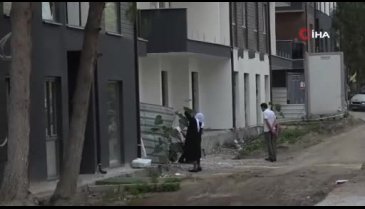 Bursa'da yeni taşındıkları evlerinde elektriksiz kaldılar