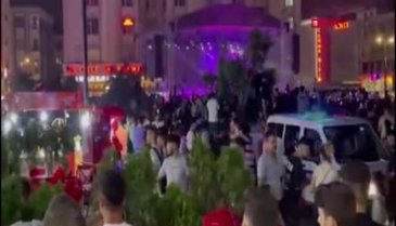 İstanbul'da Ceza konseri sırasında kavga çıktı