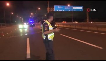 İstanbul'da kaza: Türk bayrağını yerde gören jandarmadan onurlu davranış