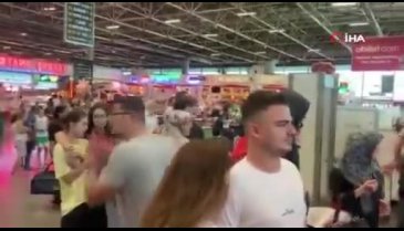 Bursa'da terminalin çatısı çöktü