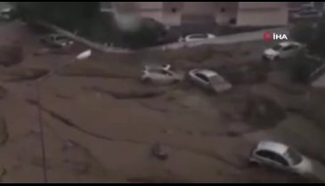 Bursa Mudanya'da deniz karayla birleşti