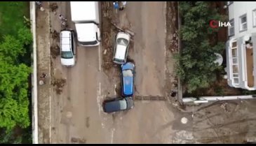Bursa Mudanya'da temizlik çalışmaları sabaha kadar sürecek