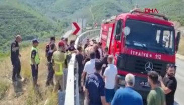 Bursa'da uçuruma devrilen kamyonun sürücüsü yaralandı
