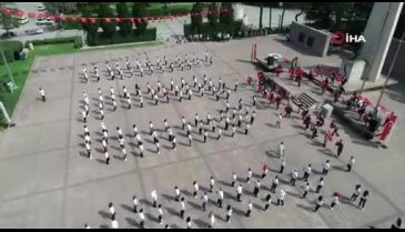 100. yıl coşkusu 300 kişilik zeybek ile böyle kutlandı