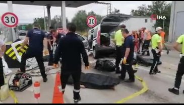 Bolu'da araç beton bariyere çarptı: 3 ölü, 1 yaralı