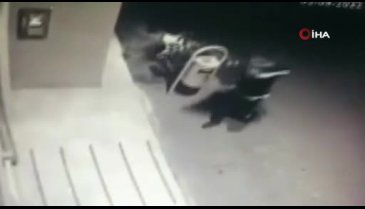 Bursa'da hırsız kapısı açılmayan siteden bisiklet çaldı