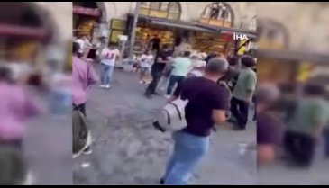İstanbul Eminönü'nde esnaf kavgasında sandalyeler havada uçuştu
