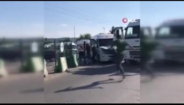 Bursa'daki yol verme kavgası ringleri aratmadı