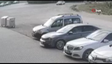 Bursa'da bir kişi park halindeki otomobillere çarptı
