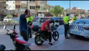 Bursa İnegöl'de motosiklet ve elektrikli bisiklet sürücülerine kask denetimi