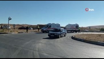 Sivas'ta hafif ticari araç ile otomobil kavşakta çarpıştı: 1 ölü, 6 yaralı