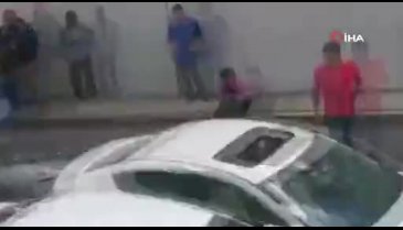 Meksika'da tır 22 aracı ezdi