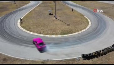 Uşak'ta drift tutkunları bir araya geldi