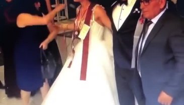 Gelinin takı törenindeki hareketleri tepki topladı