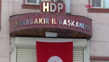 Diyarbakır'da evlat nöbetindeki anne: Burayı terk etmeyeceğiz