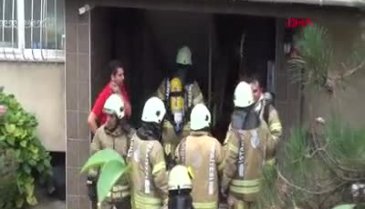İstanbul'da yangında mahsur kalan kardeşleri komşuları kurtardı