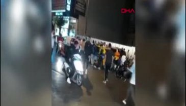 İstanbul'da yolcu almak için duran taksici darp edildi