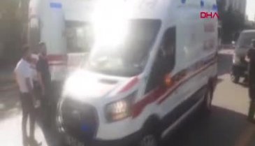 Ankara'da otomobil, kamyon ve otobüs arasında sıkıştı