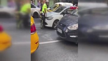 İstanbul'da denetimden kaçan sürücü aracını polisin üzerine sürdü