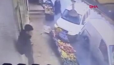 İstanbul'da kazadan kıl payı kurtuldular