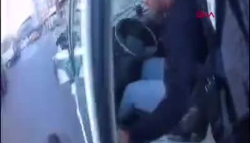 İstanbul'da trafik magandası motosiklet sürücüsünü 7 yerinden bıçakladı
