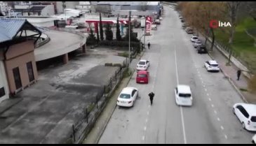 Bursa'daki iki esnaf görenleri şaşırtıyor