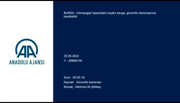 Bursa'da bıçaklı kavga güvenlik kamerasına yansıdı