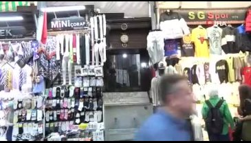 Bursa'da tarihi çarşının 'fark edilmeyen mezarları'