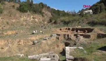 Parion Antik Kenti'nde 2 bin yıllık mezar bulundu