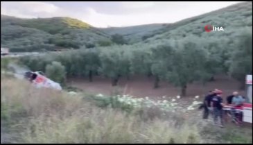 Bursa'da otomobil ile kamyon çarpıştı: Yaralılar var
