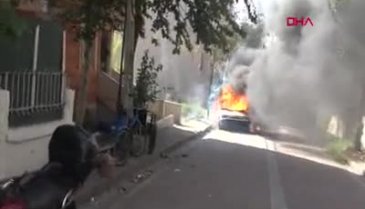 3 yıldır kullanılmayan kamyonet alev alev yandı