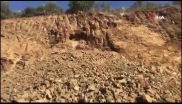 Bursa Gemlik'te yol çalışmasında tarihi kalıntılara rastlandı